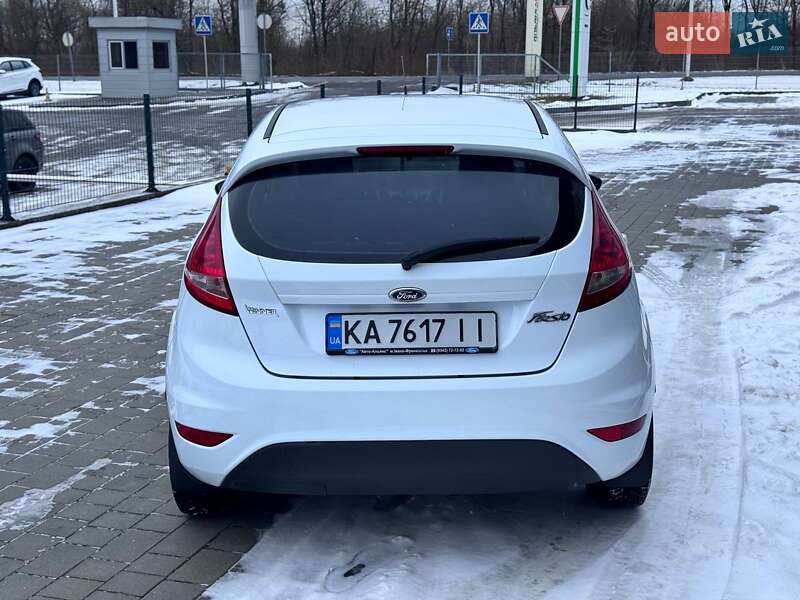 Хэтчбек Ford Fiesta 2011 в Ивано-Франковске