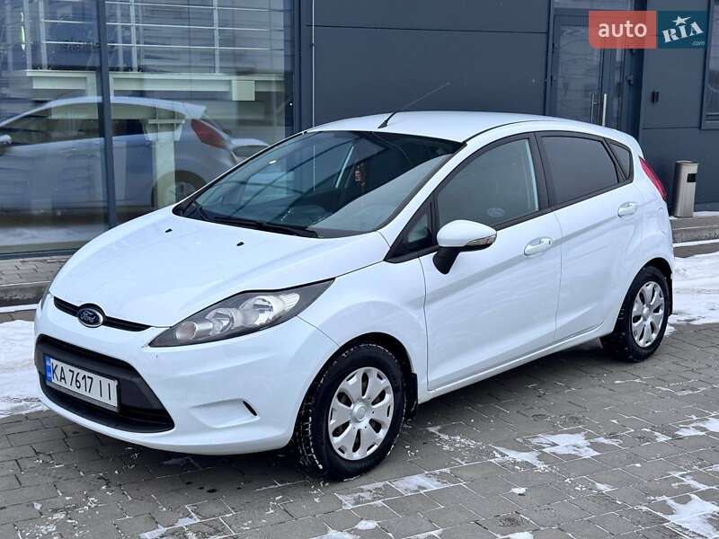 Хэтчбек Ford Fiesta 2011 в Ивано-Франковске