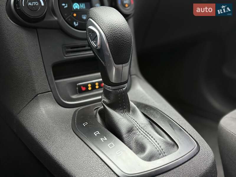 Хетчбек Ford Fiesta 2016 в Києві