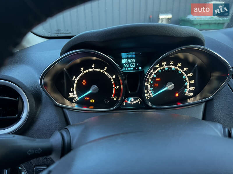 Седан Ford Fiesta 2013 в Остроге