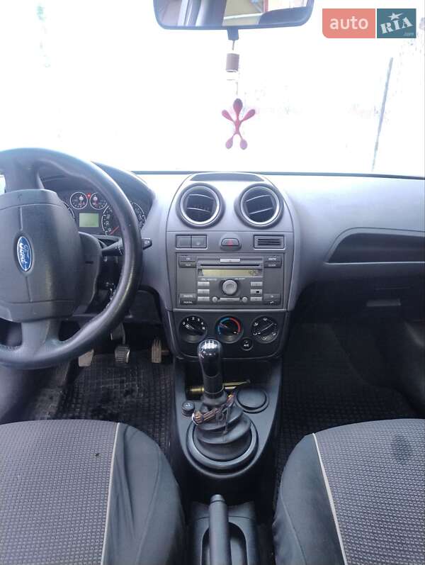 Хэтчбек Ford Fiesta 2007 в Шепетовке
