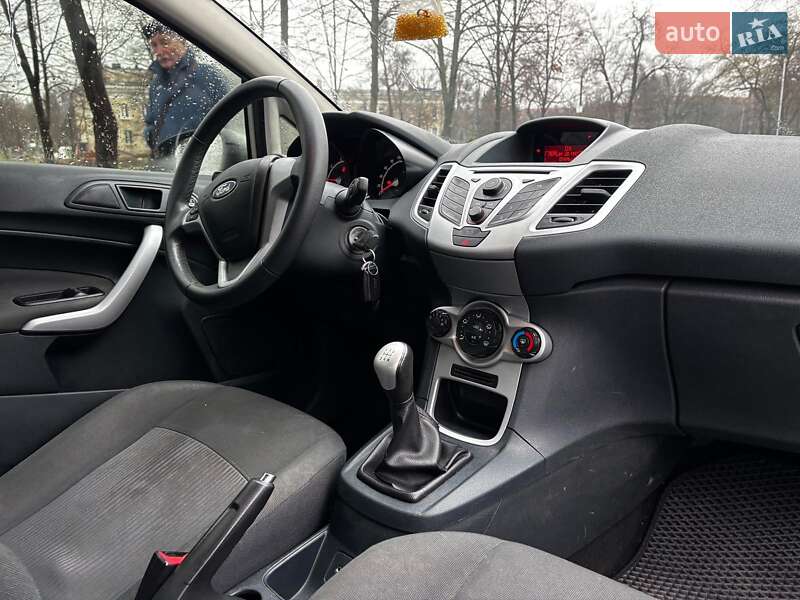 Хэтчбек Ford Fiesta 2012 в Запорожье