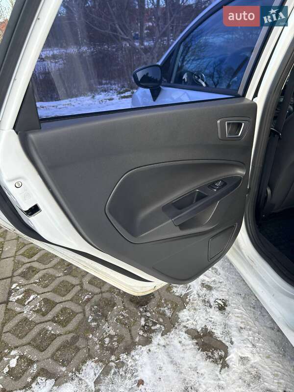 Хэтчбек Ford Fiesta 2016 в Киеве