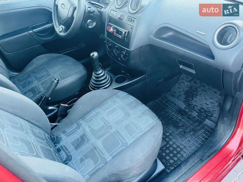Хэтчбек Ford Fiesta 2007 в Киеве