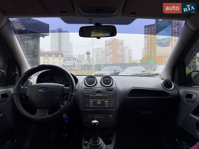 Хэтчбек Ford Fiesta 2007 в Киеве