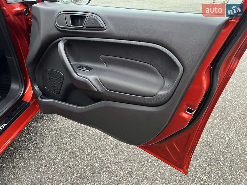 Хэтчбек Ford Fiesta 2018 в Киеве