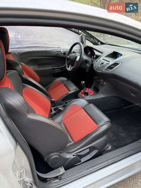 Хетчбек Ford Fiesta 2014 в Запоріжжі