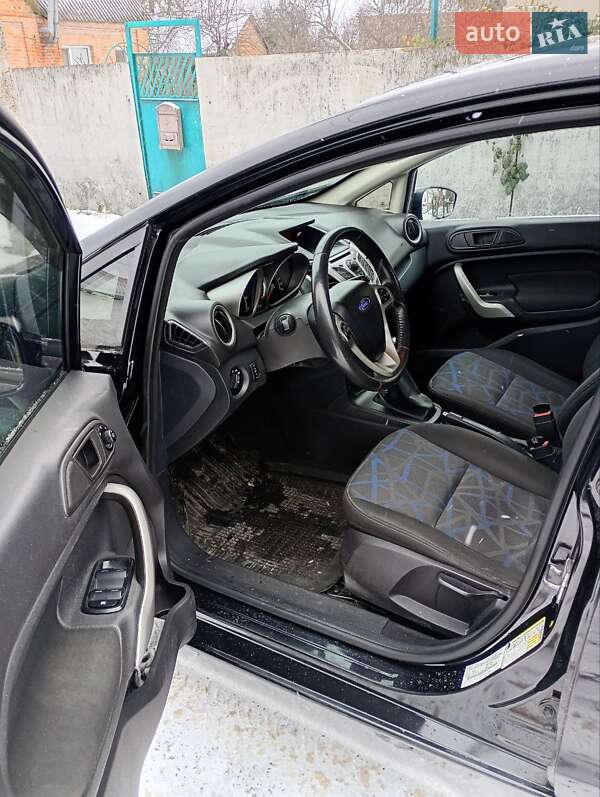 Седан Ford Fiesta 2012 в Лубнах