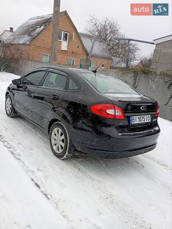 Седан Ford Fiesta 2012 в Лубнах