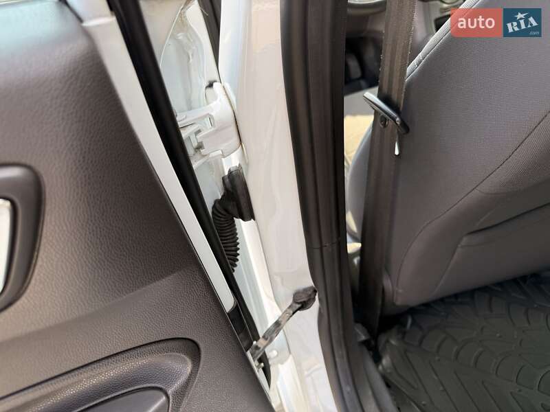 Хетчбек Ford Fiesta 2013 в Києві