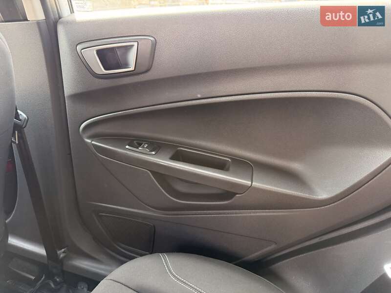 Хетчбек Ford Fiesta 2013 в Києві