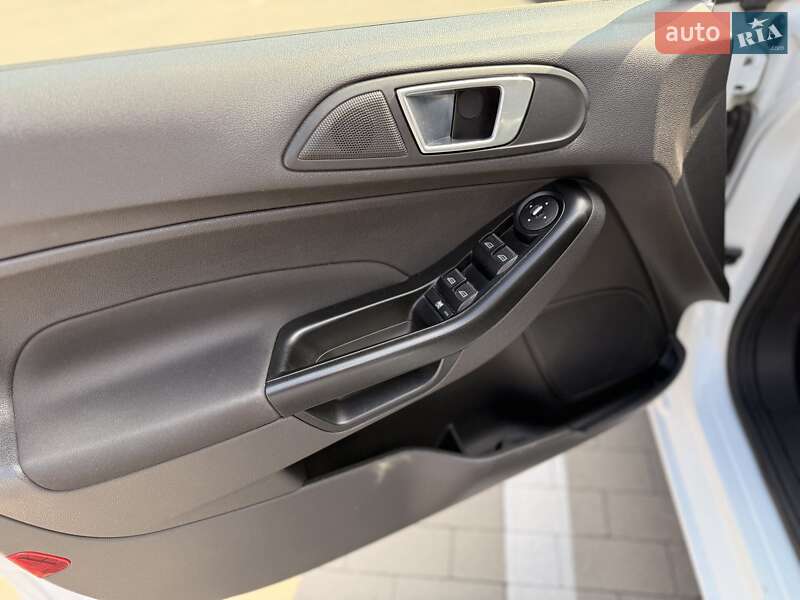 Хетчбек Ford Fiesta 2013 в Києві