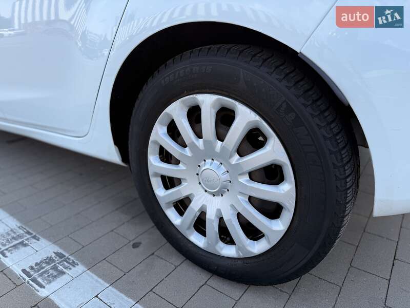 Хетчбек Ford Fiesta 2013 в Києві