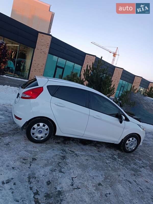 Хетчбек Ford Fiesta 2012 в Хмельницькому