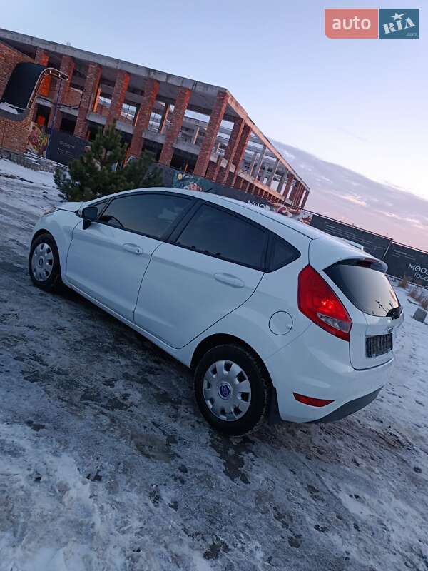 Хетчбек Ford Fiesta 2012 в Хмельницькому