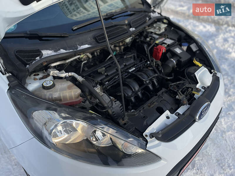Хэтчбек Ford Fiesta 2012 в Хмельницком
