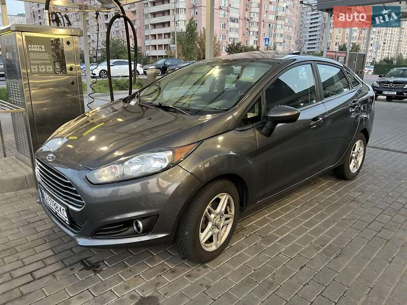 Седан Ford Fiesta 2018 в Киеве