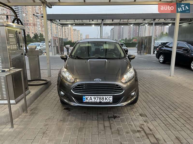 Седан Ford Fiesta 2018 в Киеве