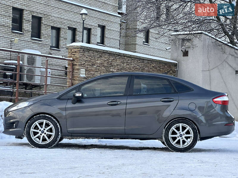 Седан Ford Fiesta 2014 в Киеве