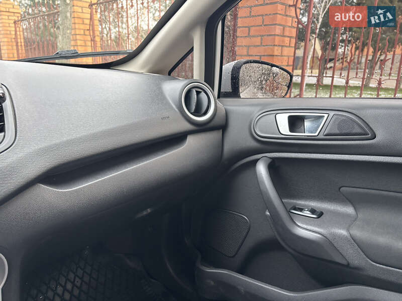 Хэтчбек Ford Fiesta 2014 в Николаеве