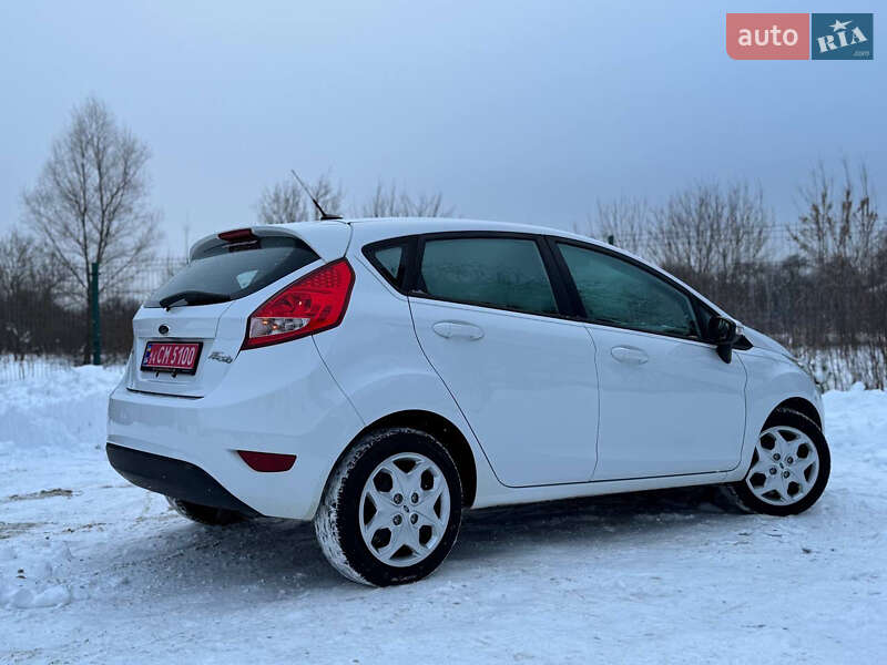 Хэтчбек Ford Fiesta 2013 в Дрогобыче