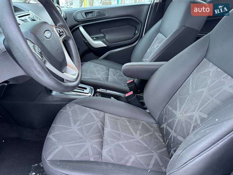 Хэтчбек Ford Fiesta 2013 в Дрогобыче