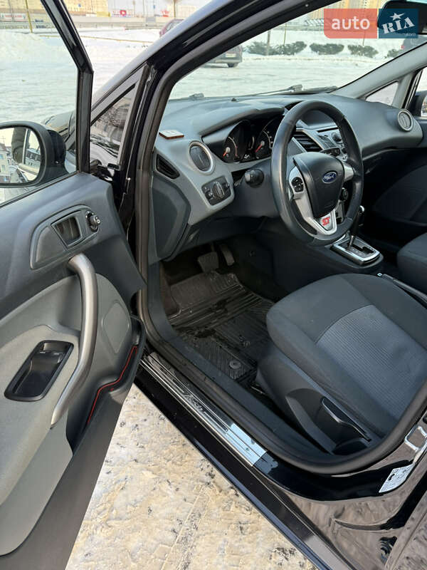 Хетчбек Ford Fiesta 2011 в Києві