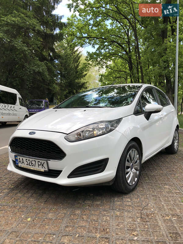 Хэтчбек Ford Fiesta 2016 в Виннице
