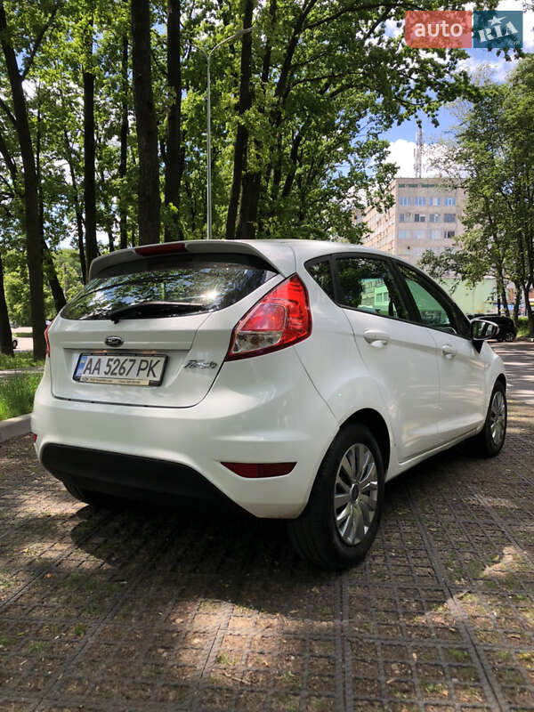 Хэтчбек Ford Fiesta 2016 в Виннице
