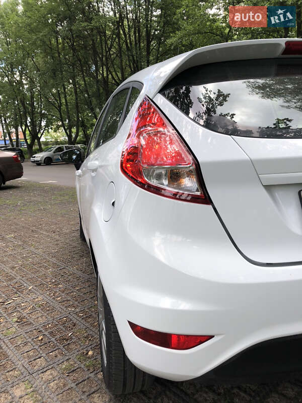Хэтчбек Ford Fiesta 2016 в Виннице