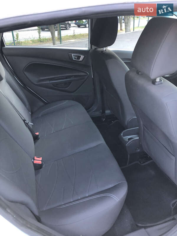Хэтчбек Ford Fiesta 2016 в Виннице