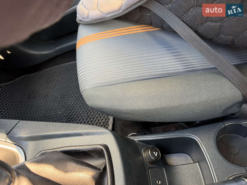 Хэтчбек Ford Fiesta 2011 в Конотопе