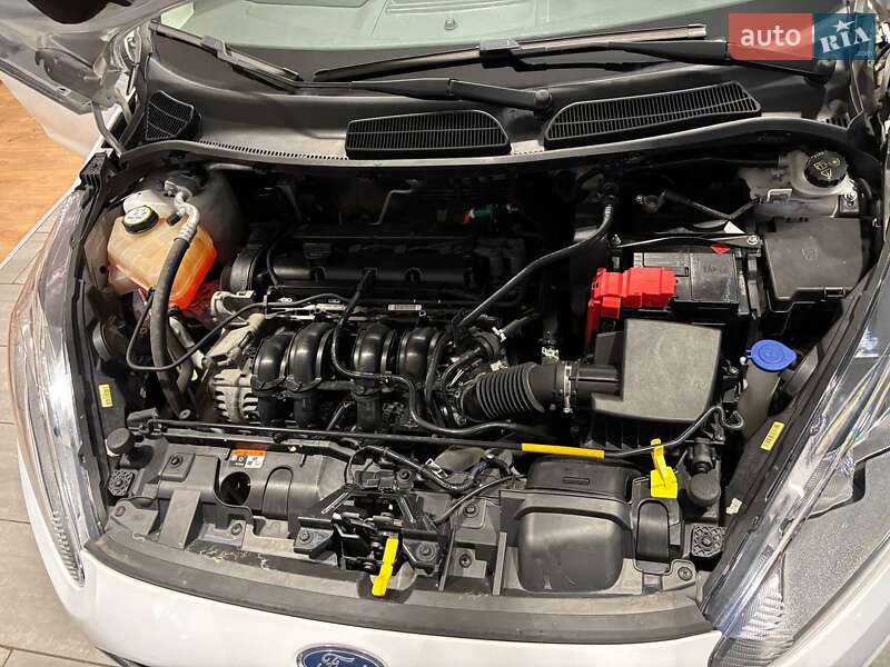 Хетчбек Ford Fiesta 2016 в Львові