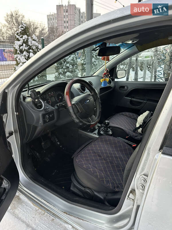 Хетчбек Ford Fiesta 2006 в Запоріжжі
