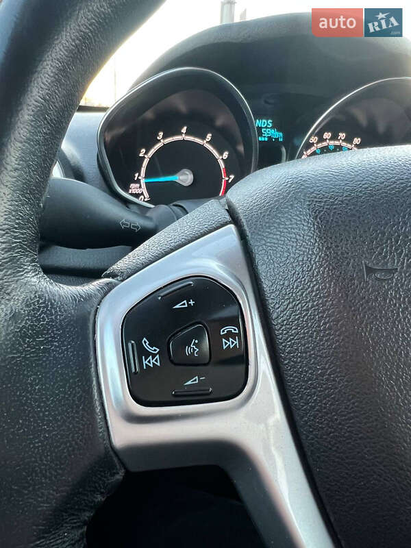 Седан Ford Fiesta 2014 в Киеве