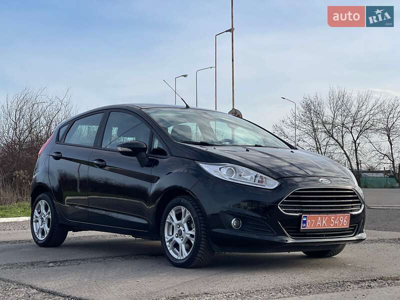 Хэтчбек Ford Fiesta 2015 в Ужгороде