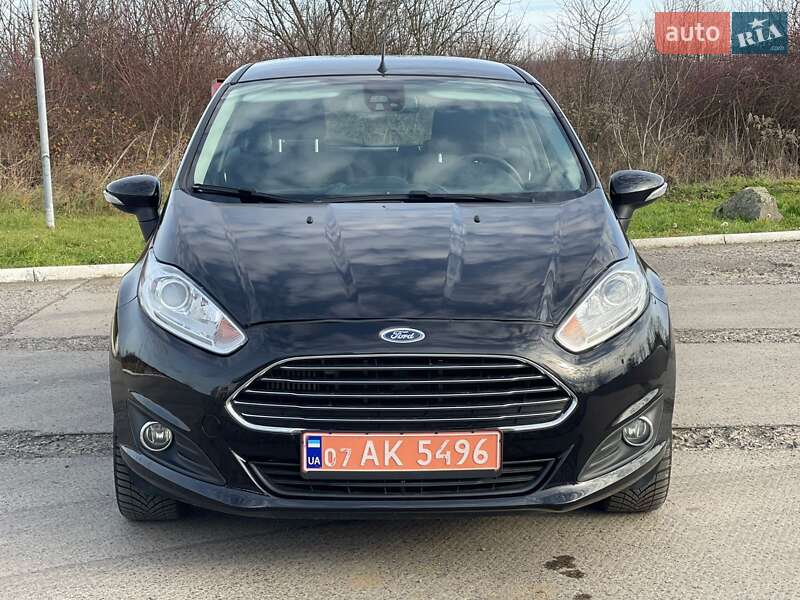 Хэтчбек Ford Fiesta 2015 в Ужгороде