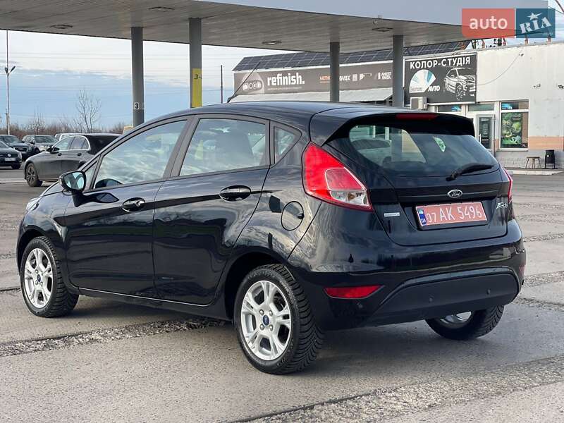 Хэтчбек Ford Fiesta 2015 в Ужгороде