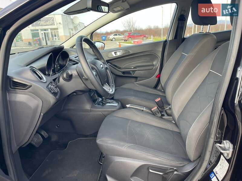 Хэтчбек Ford Fiesta 2015 в Ужгороде