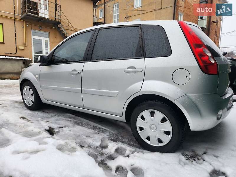 Хэтчбек Ford Fiesta 2007 в Умани