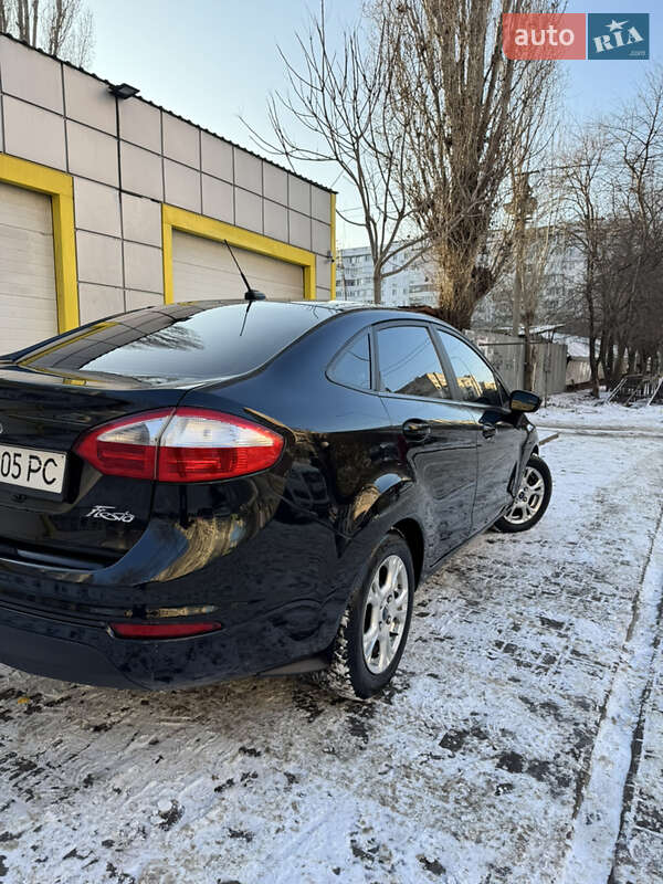 Седан Ford Fiesta 2015 в Одессе