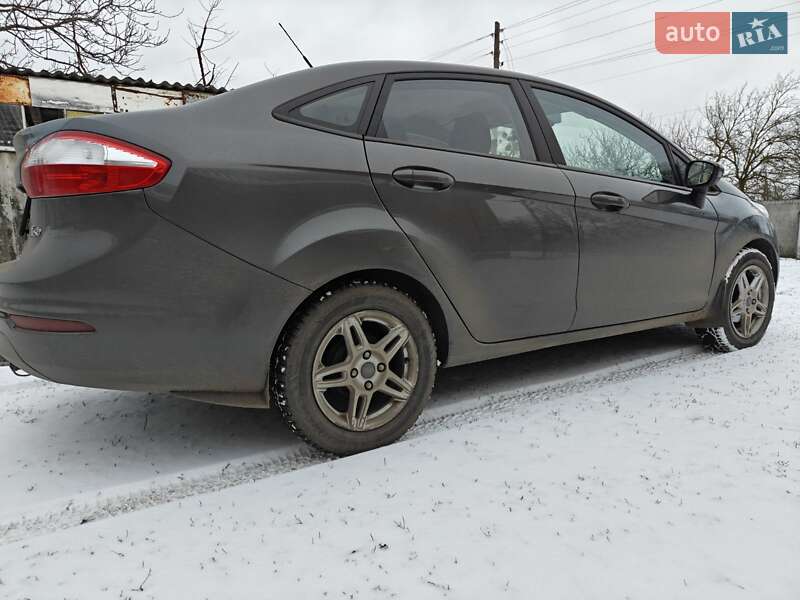 Седан Ford Fiesta 2018 в Ромнах фото 6 Седан Ford Fiesta 2018 в Ромнах