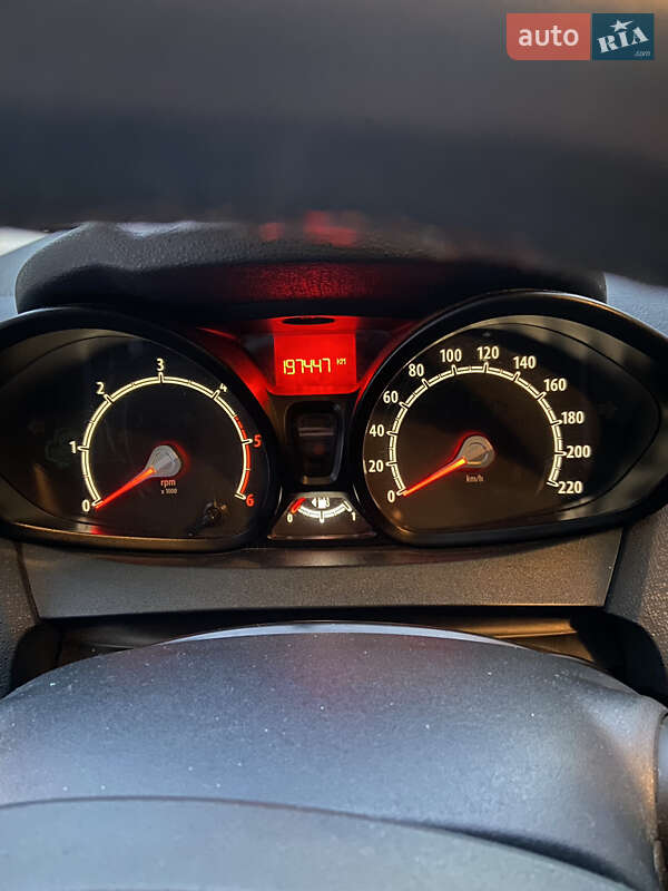 Хэтчбек Ford Fiesta 2012 в Ивано-Франковске