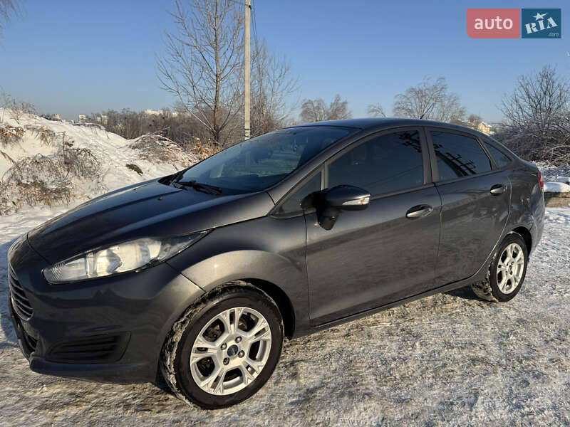 Седан Ford Fiesta 2016 в Киеве