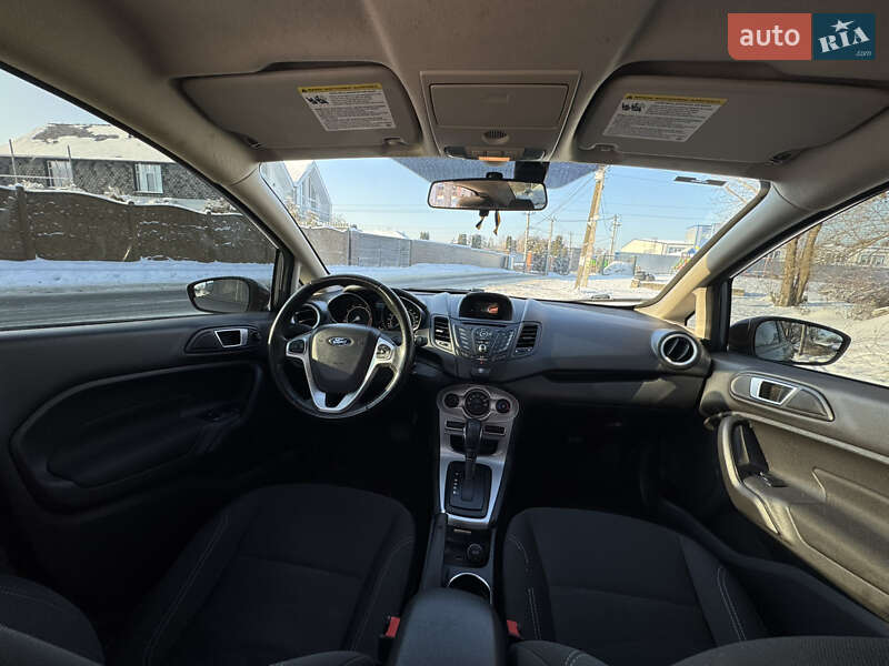Седан Ford Fiesta 2016 в Киеве
