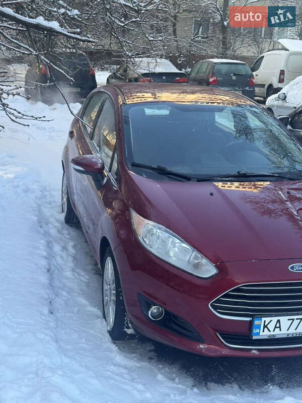 Хетчбек Ford Fiesta 2015 в Києві