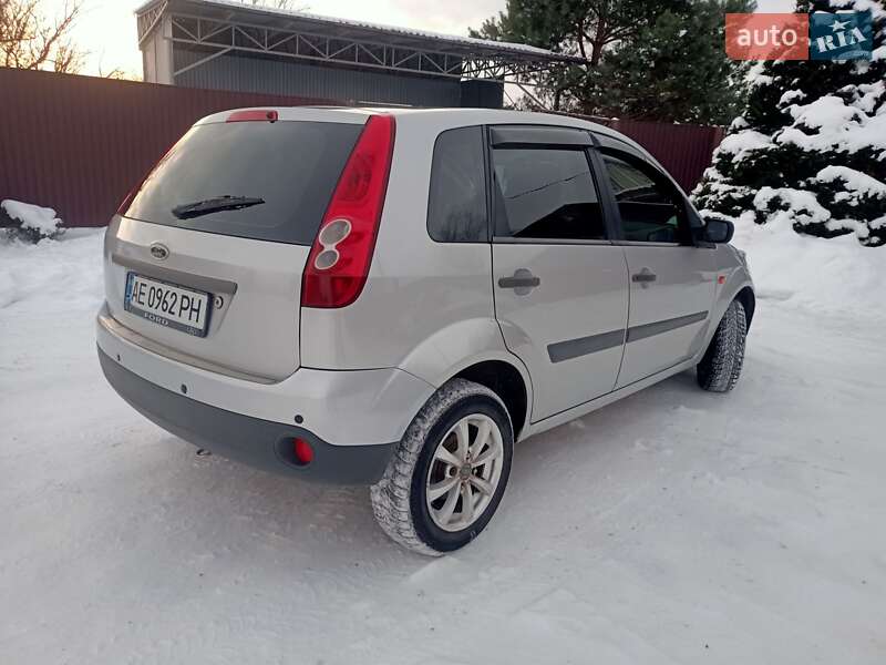 Хетчбек Ford Fiesta 2007 в Дніпрі