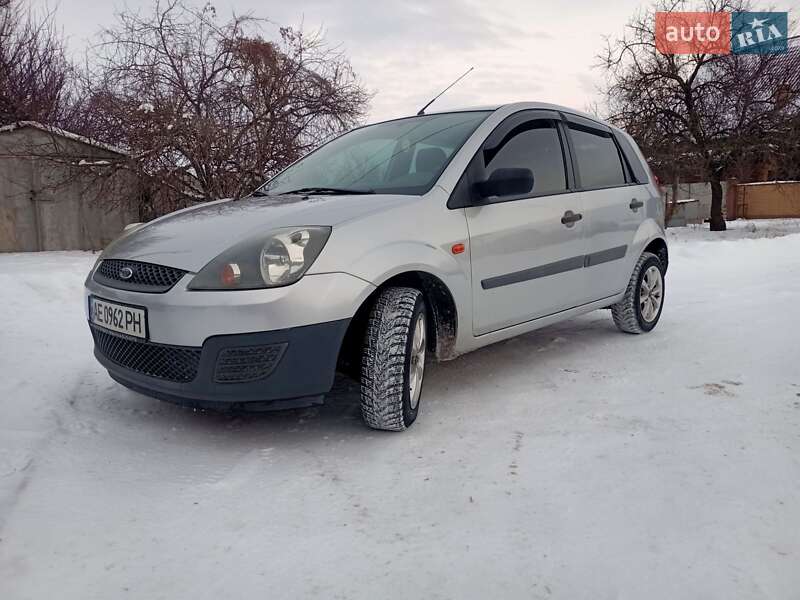 Хетчбек Ford Fiesta 2007 в Дніпрі