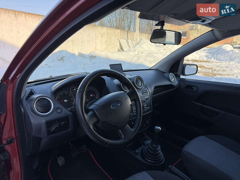 Хетчбек Ford Fiesta 2007 в Дрогобичі