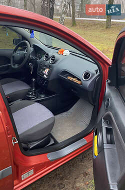 Хэтчбек Ford Fiesta 2006 в Корюковке